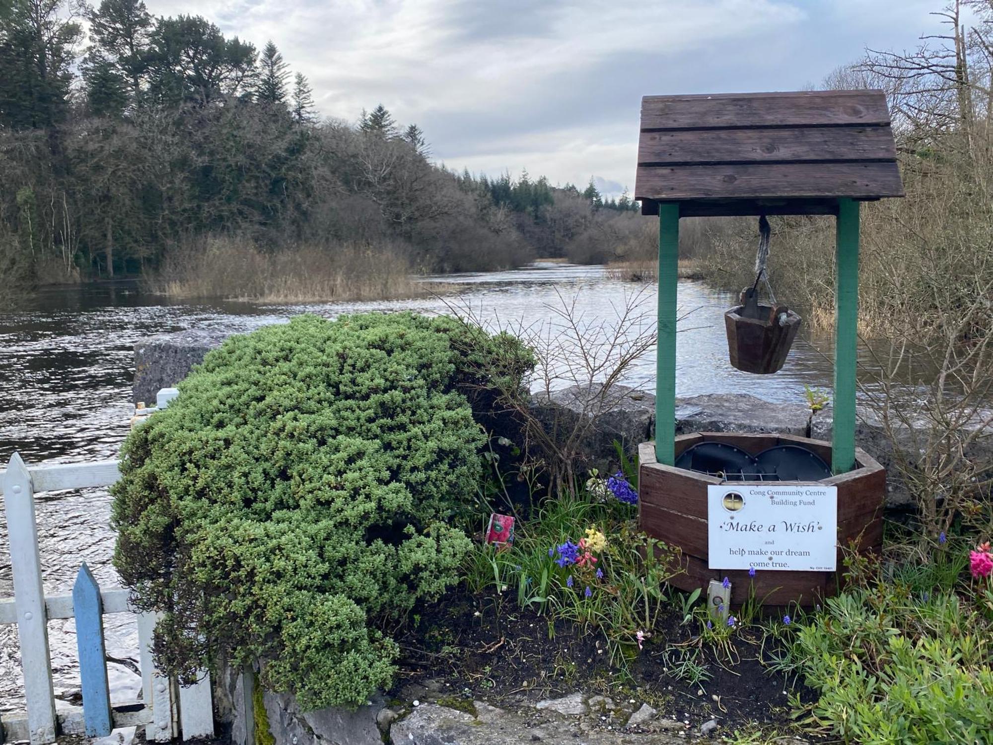 Salmon Weir Lodge Cong Esterno foto